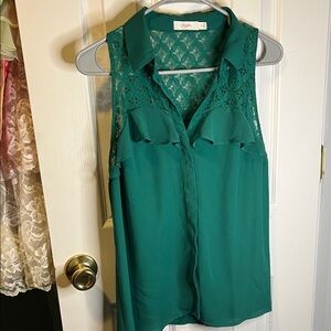 Candie's Emerald Green Lace Yoke Sleeveless Button-Down Top
